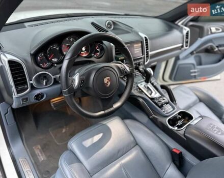 Белый Порше Каен, объемом двигателя 4.8 л и пробегом 199 тыс. км за 16500 $, фото 15 на Automoto.ua