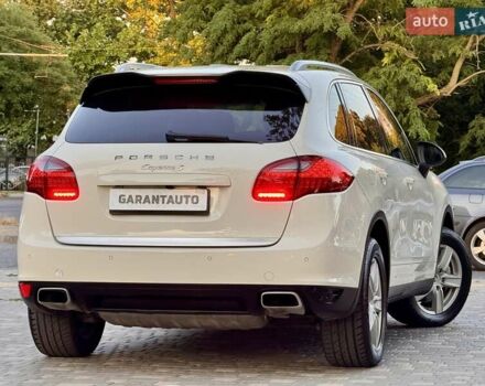 Порше Каен 2011 в Одессе на Automoto.ua Белый Порше Каен, объемом двигателя 4.81 л и пробегом 238 тыс. км за 16800 $, фото 22 на Automoto.ua