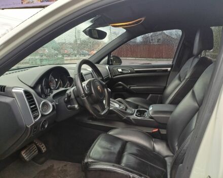 Белый Порше Каен, объемом двигателя 4.8 л и пробегом 168 тыс. км за 14028 $, фото 9 на Automoto.ua