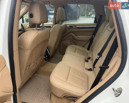 Белый Порше Каен, объемом двигателя 3.6 л и пробегом 159 тыс. км за 19999 $, фото 9 на Automoto.ua