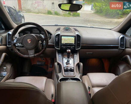 Белый Порше Каен, объемом двигателя 3 л и пробегом 190 тыс. км за 23000 $, фото 12 на Automoto.ua