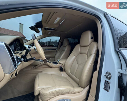 Білий Порше Cayenne, об'ємом двигуна 3.6 л та пробігом 200 тис. км за 18900 $, фото 9 на Automoto.ua