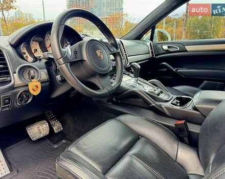 Білий Порше Cayenne, об'ємом двигуна 4.81 л та пробігом 143 тис. км за 19999 $, фото 7 на Automoto.ua