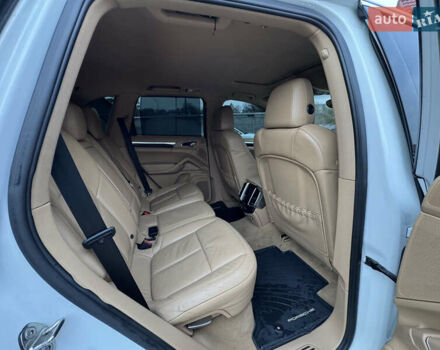 Білий Порше Cayenne, об'ємом двигуна 3.6 л та пробігом 200 тис. км за 18900 $, фото 17 на Automoto.ua