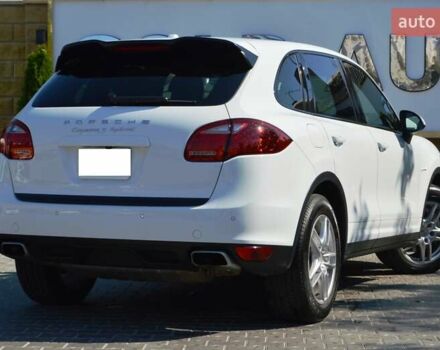 Білий Порше Cayenne, об'ємом двигуна 3 л та пробігом 122 тис. км за 23500 $, фото 6 на Automoto.ua
