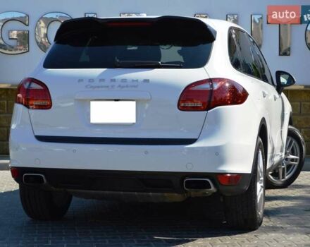 Білий Порше Cayenne, об'ємом двигуна 3 л та пробігом 122 тис. км за 23500 $, фото 5 на Automoto.ua