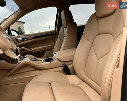 Белый Порше Каен, объемом двигателя 3.6 л и пробегом 175 тыс. км за 16700 $, фото 9 на Automoto.ua