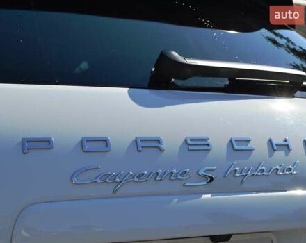 Білий Порше Cayenne, об'ємом двигуна 3 л та пробігом 122 тис. км за 23500 $, фото 18 на Automoto.ua