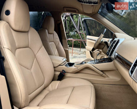 Белый Порше Каен, объемом двигателя 3.6 л и пробегом 175 тыс. км за 16700 $, фото 17 на Automoto.ua