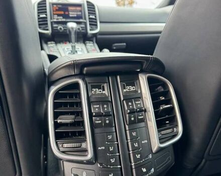 Білий Порше Cayenne, об'ємом двигуна 4.81 л та пробігом 143 тис. км за 19999 $, фото 10 на Automoto.ua