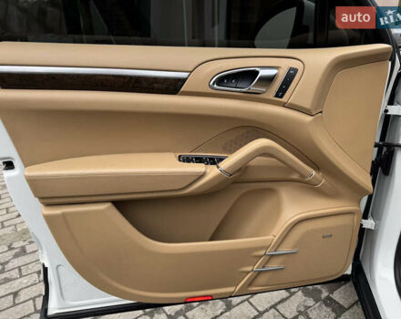 Білий Порше Cayenne, об'ємом двигуна 3.6 л та пробігом 200 тис. км за 18900 $, фото 7 на Automoto.ua