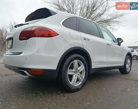 Белый Порше Каен, объемом двигателя 3.6 л и пробегом 193 тыс. км за 24500 $, фото 8 на Automoto.ua