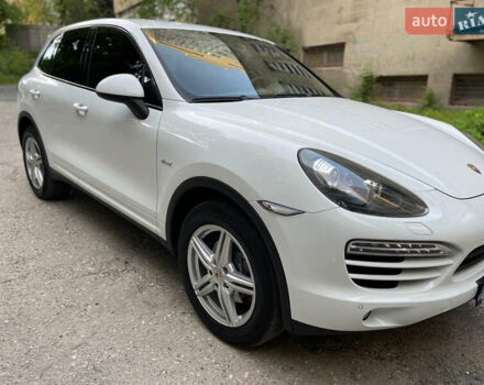 Белый Порше Каен, объемом двигателя 3 л и пробегом 190 тыс. км за 23000 $, фото 5 на Automoto.ua