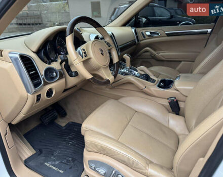 Білий Порше Cayenne, об'ємом двигуна 3.6 л та пробігом 200 тис. км за 18900 $, фото 8 на Automoto.ua