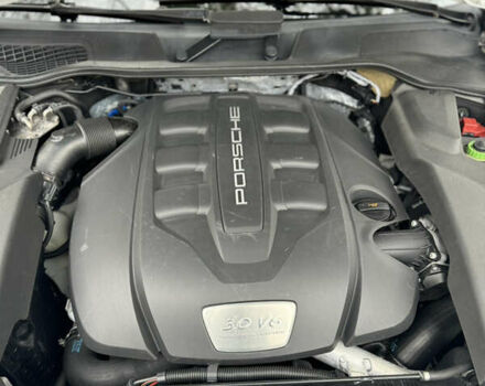 Білий Порше Cayenne, об'ємом двигуна 2.97 л та пробігом 202 тис. км за 19000 $, фото 13 на Automoto.ua