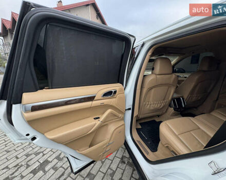 Білий Порше Cayenne, об'ємом двигуна 3.6 л та пробігом 200 тис. км за 18900 $, фото 12 на Automoto.ua