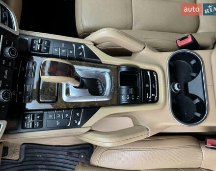 Білий Порше Cayenne, об'ємом двигуна 3.6 л та пробігом 200 тис. км за 18900 $, фото 10 на Automoto.ua