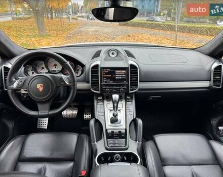 Білий Порше Cayenne, об'ємом двигуна 4.81 л та пробігом 143 тис. км за 19999 $, фото 8 на Automoto.ua