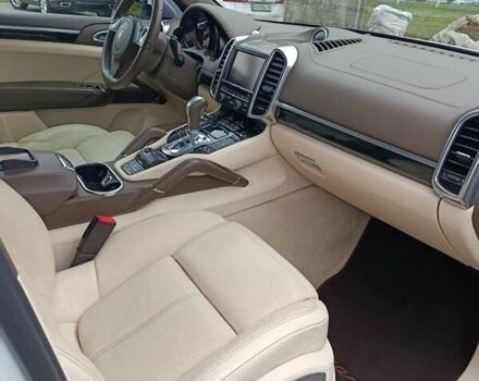 Белый Порше Каен, объемом двигателя 3.6 л и пробегом 193 тыс. км за 24500 $, фото 21 на Automoto.ua