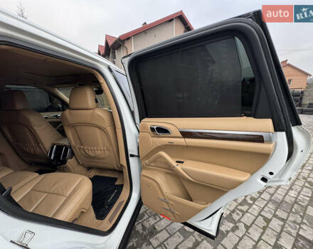 Білий Порше Cayenne, об'ємом двигуна 3.6 л та пробігом 200 тис. км за 18900 $, фото 16 на Automoto.ua
