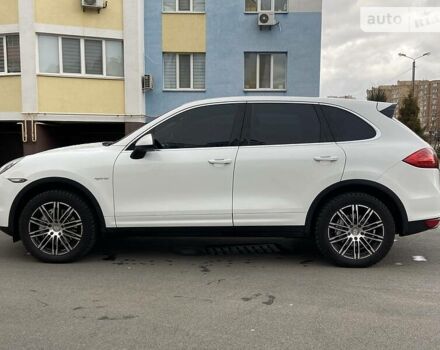 Білий Порше Cayenne, об'ємом двигуна 3 л та пробігом 124 тис. км за 21900 $, фото 1 на Automoto.ua