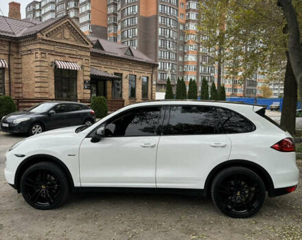Білий Порше Cayenne, об'ємом двигуна 2.97 л та пробігом 202 тис. км за 19000 $, фото 2 на Automoto.ua