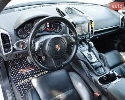 Білий Порше Cayenne, об'ємом двигуна 3 л та пробігом 122 тис. км за 23500 $, фото 26 на Automoto.ua