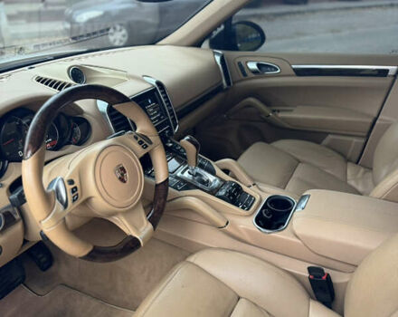 Білий Порше Cayenne, об'ємом двигуна 2.97 л та пробігом 202 тис. км за 19000 $, фото 10 на Automoto.ua