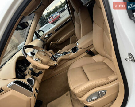 Белый Порше Каен, объемом двигателя 3.6 л и пробегом 175 тыс. км за 16700 $, фото 7 на Automoto.ua