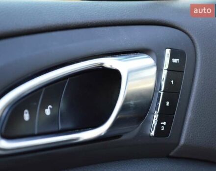 Білий Порше Cayenne, об'ємом двигуна 3 л та пробігом 122 тис. км за 23500 $, фото 21 на Automoto.ua