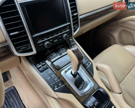 Білий Порше Cayenne, об'ємом двигуна 3.6 л та пробігом 200 тис. км за 18900 $, фото 11 на Automoto.ua