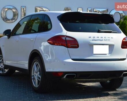 Білий Порше Cayenne, об'ємом двигуна 3 л та пробігом 122 тис. км за 23500 $, фото 3 на Automoto.ua