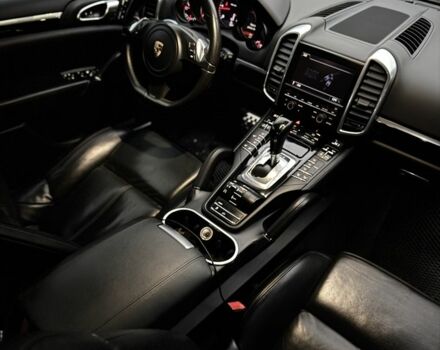 Белый Порше Каен, объемом двигателя 3 л и пробегом 200 тыс. км за 21500 $, фото 11 на Automoto.ua