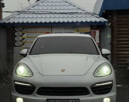 Белый Порше Каен, объемом двигателя 3 л и пробегом 200 тыс. км за 21500 $, фото 1 на Automoto.ua