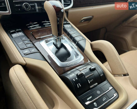 Белый Порше Каен, объемом двигателя 3.6 л и пробегом 175 тыс. км за 16700 $, фото 27 на Automoto.ua