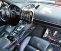 Білий Порше Cayenne, об'ємом двигуна 3 л та пробігом 122 тис. км за 23500 $, фото 46 на Automoto.ua
