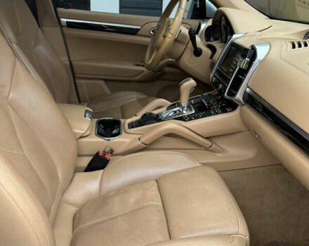 Білий Порше Cayenne, об'ємом двигуна 3.6 л та пробігом 212 тис. км за 20000 $, фото 10 на Automoto.ua