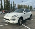 Порше Каен 2013 в Киеве на Automoto.ua Белый Порше Каен, объемом двигателя 3.6 л и пробегом 159 тыс. км за 19900 $, фото 1 на Automoto.ua