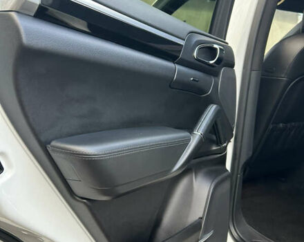 Белый Порше Каен, объемом двигателя 3 л и пробегом 179 тыс. км за 23500 $, фото 19 на Automoto.ua