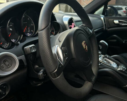 Белый Порше Каен, объемом двигателя 3 л и пробегом 179 тыс. км за 23500 $, фото 11 на Automoto.ua