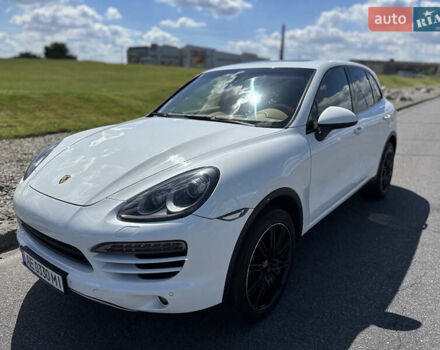Порше Cayenne 2013 у Дніпро (Дніпропетровську) на Automoto.ua Білий Порше Cayenne, об'ємом двигуна 3 л та пробігом 176 тис. км за 21800 $, фото 6 на Automoto.ua