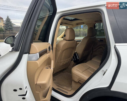 Белый Порше Каен, объемом двигателя 3 л и пробегом 136 тыс. км за 19900 $, фото 32 на Automoto.ua