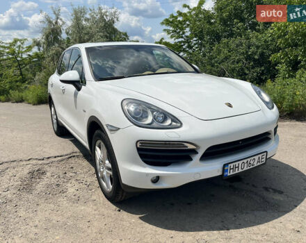 Белый Порше Каен, объемом двигателя 3 л и пробегом 147 тыс. км за 19000 $, фото 1 на Automoto.ua