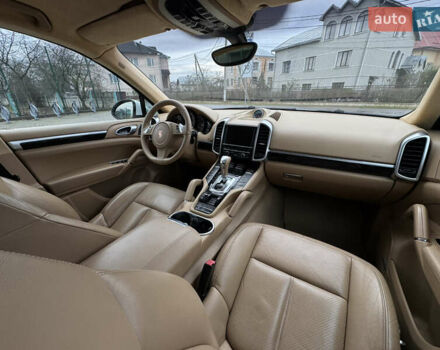 Белый Порше Каен, объемом двигателя 3 л и пробегом 136 тыс. км за 19900 $, фото 43 на Automoto.ua