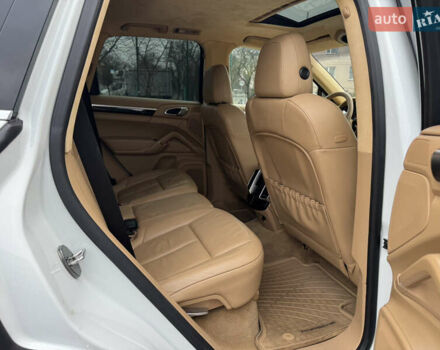 Белый Порше Каен, объемом двигателя 3 л и пробегом 136 тыс. км за 19900 $, фото 40 на Automoto.ua