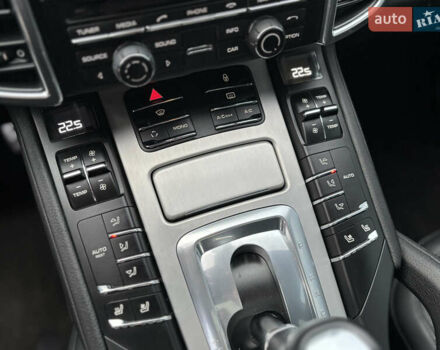 Білий Порше Cayenne, об'ємом двигуна 4.8 л та пробігом 81 тис. км за 20900 $, фото 16 на Automoto.ua