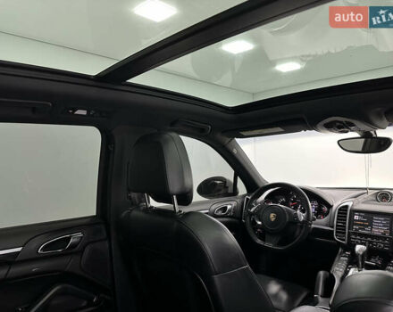 Порше Каен 2013 в Одессе на Automoto.ua Белый Порше Каен, объемом двигателя 3.6 л и пробегом 225 тыс. км за 18800 $, фото 12 на Automoto.ua