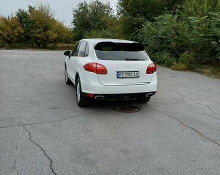Белый Порше Каен, объемом двигателя 2.97 л и пробегом 167 тыс. км за 21000 $, фото 2 на Automoto.ua
