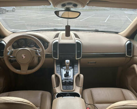 Порше Каен 2013 в Киеве на Automoto.ua Белый Порше Каен, объемом двигателя 3.6 л и пробегом 159 тыс. км за 19900 $, фото 13 на Automoto.ua
