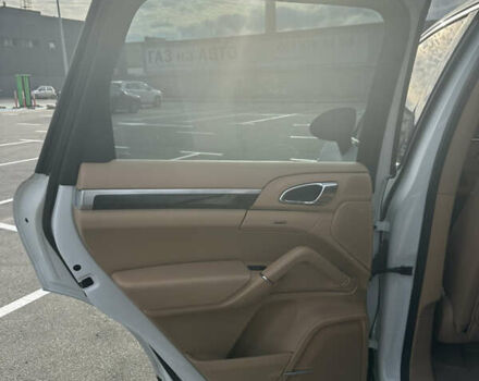 Порше Каен 2013 в Киеве на Automoto.ua Белый Порше Каен, объемом двигателя 3.6 л и пробегом 159 тыс. км за 19900 $, фото 9 на Automoto.ua